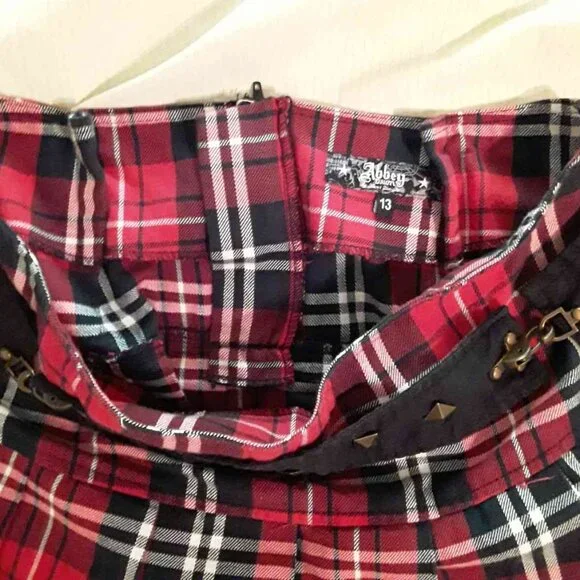 Plaid skirt & tie - Picture 3 of 5